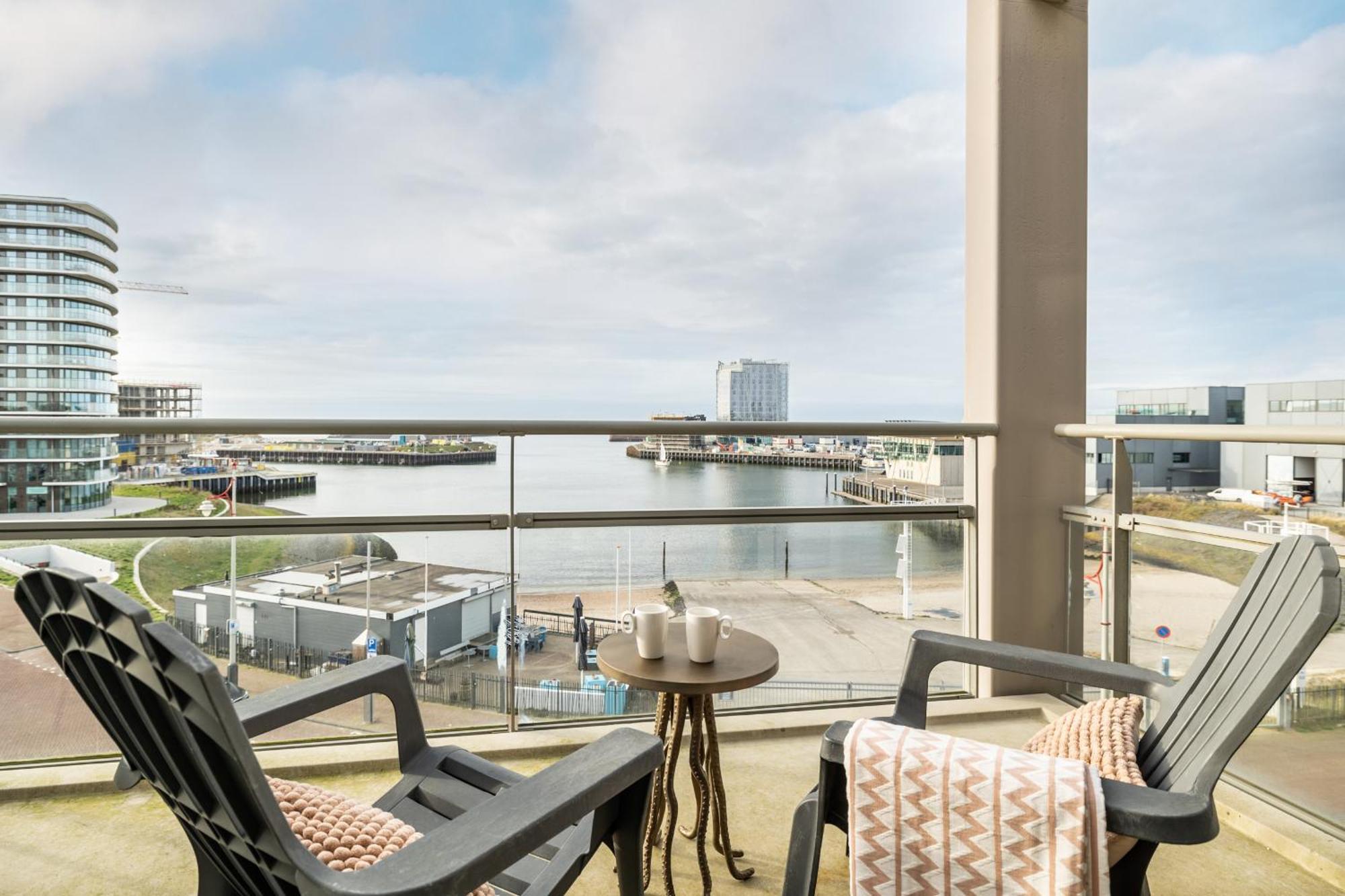 Bizstay Harbour III Scheveningen Apartments The Hague Room photo
